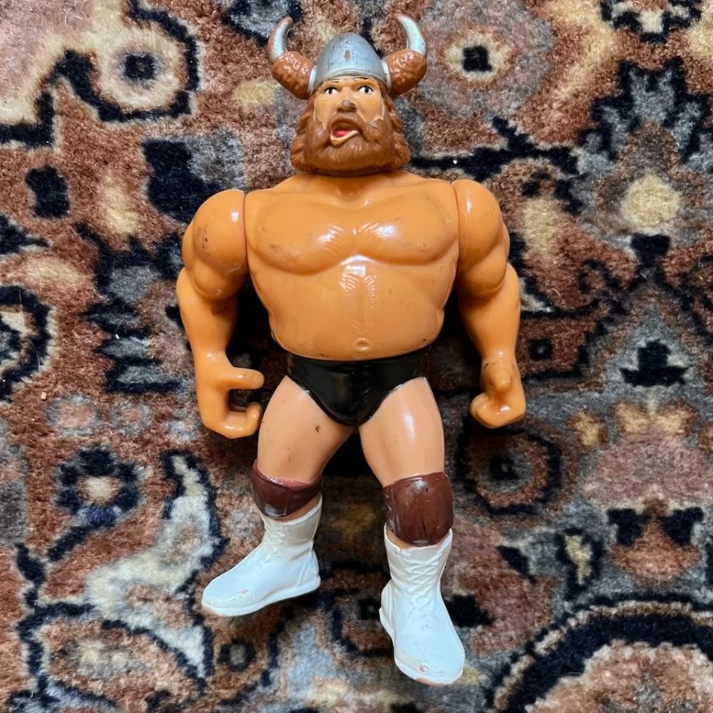 WWF BERSERKER HASBRO WRESTLING ACTION FIGURE